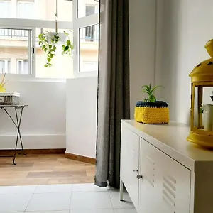 https://yolo-house.in-canary-islands.com